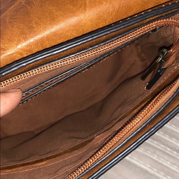 Cross body bag - Picture 3 of 3